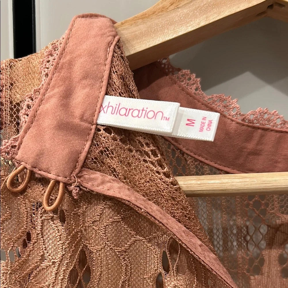 XHILIRATION PERFECT Summer Pink Lace Sleeveless Mini Sundress - Picture 10 of 12